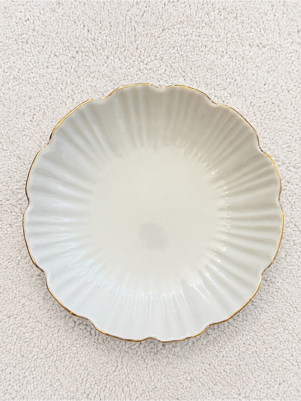 H&M Home Scalloped White Porcelain Plate Gold Trim Dinner Plate